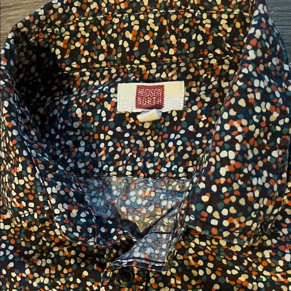 Men's Hudson North Short-Sleeve Button-Down Shirt in Navy Multi Dot - Picture 2 of 4